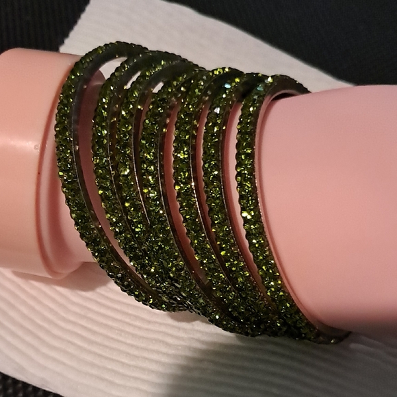 Elegant Olive Green Bangle Set Of 7 - Picture 3 of 6